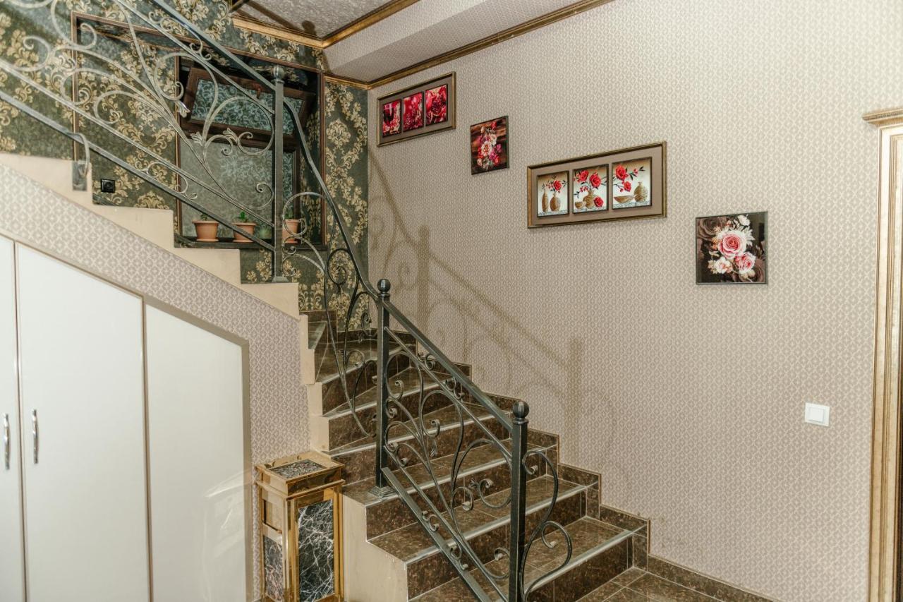 Tigran Hotel By Black & Gold Goris Exterior photo